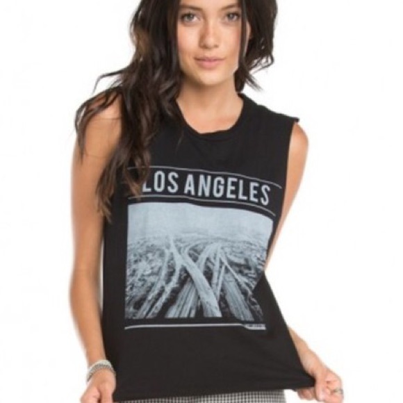 Brandy Melville Tops - ✨HP✨Brandy Melville Cutoff Tank